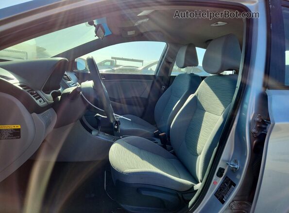 KMHCT4AE5HU312871 2017 HYUNDAI ACCENT Silver Front interior view