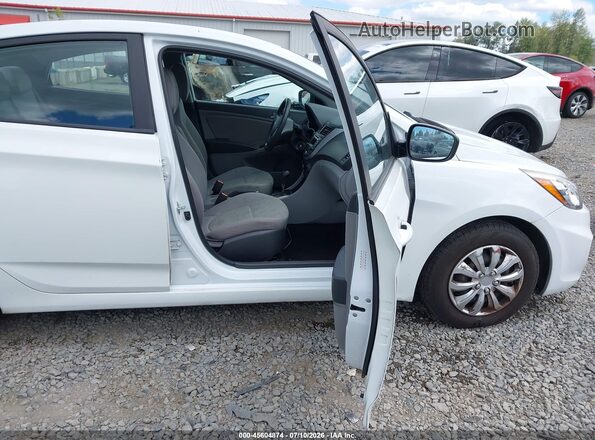 KMHCT4AE6GU111639 2016 HYUNDAI ACCENT White Front interior view