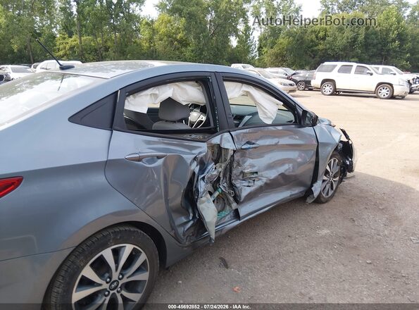 KMHCT4AE6HU358550 2017 HYUNDAI ACCENT Серебряный Вид спереди