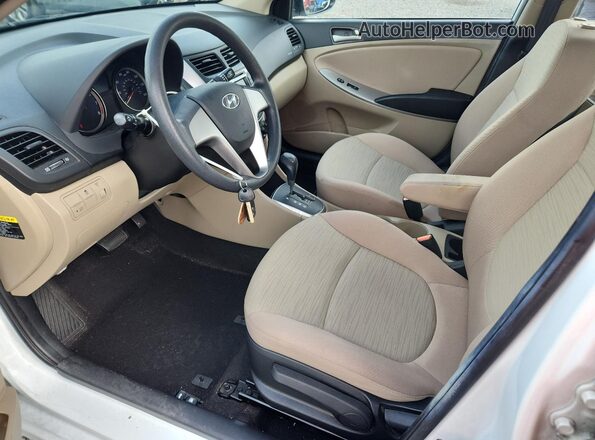 KMHCT4AE7GU149803 2016 HYUNDAI ACCENT White Vista interior delantera