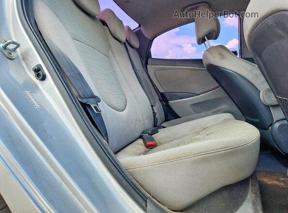KMHCT4AE7HU286516 2017 HYUNDAI ACCENT Серебряный Вид задних сидений