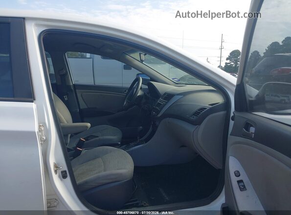 KMHCT4AE8GU143167 2016 HYUNDAI ACCENT White Widok wnętrza z przodu