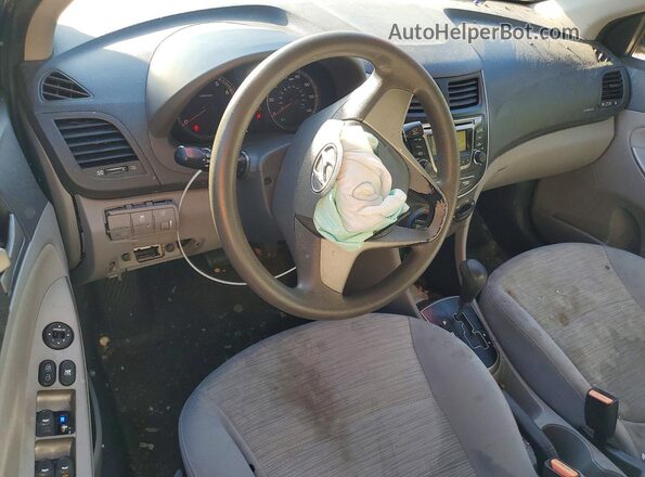 KMHCT4AE8HU215499 2017 HYUNDAI ACCENT Silver Vista del salpicadero