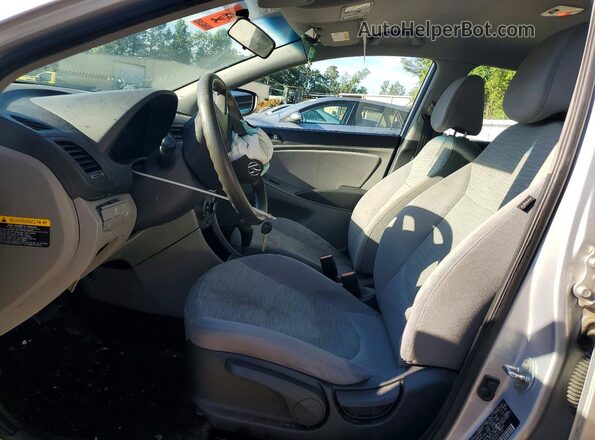 KMHCT4AE8HU215499 2017 HYUNDAI ACCENT Silver Vista interior delantera