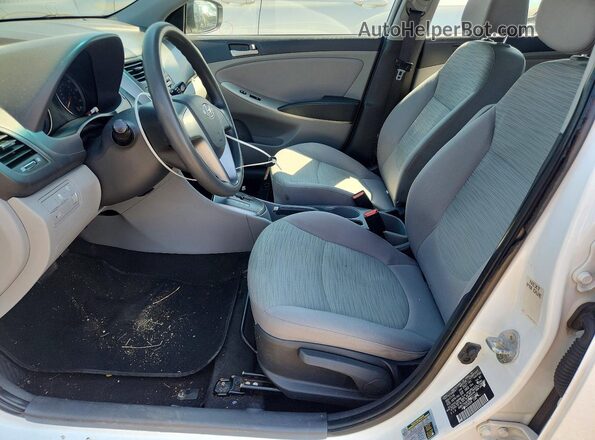 KMHCT4AE8HU251340 2017 HYUNDAI ACCENT White Սալոնի դիմացի տեսք