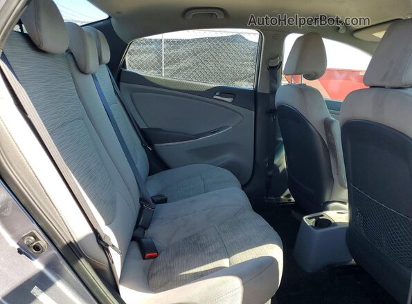 KMHCT4AE8HU288582 2017 HYUNDAI ACCENT Silver უკანა სავარძლების ხედი