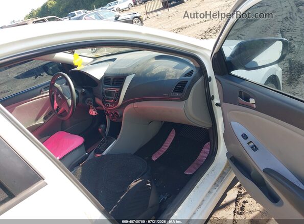 KMHCT4AE9GU009851 2016 HYUNDAI ACCENT Белый Вид салона спереди