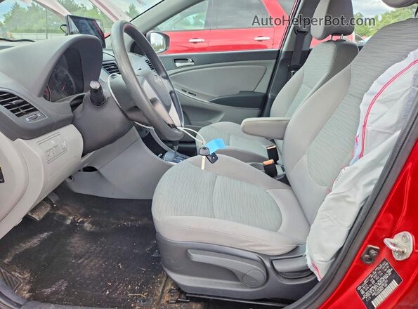 KMHCT4AE9GU981353 2016 HYUNDAI ACCENT Red Սալոնի դիմացի տեսք
