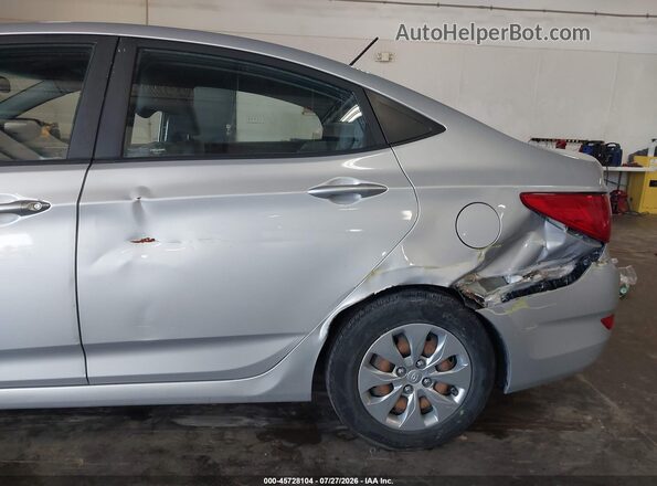 KMHCT4AE9HU173330 2017 HYUNDAI ACCENT Silver Vista frontal