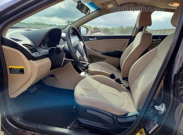 KMHCT4AEXHU341265 2017 HYUNDAI ACCENT Черный Вид салона спереди