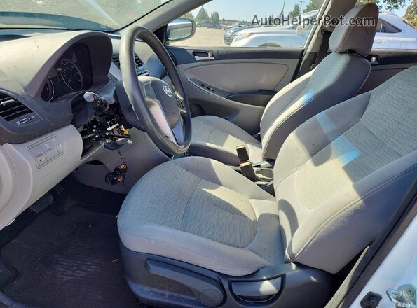 KMHCT5AE0GU256200 2016 HYUNDAI ACCENT White Widok wnętrza z przodu