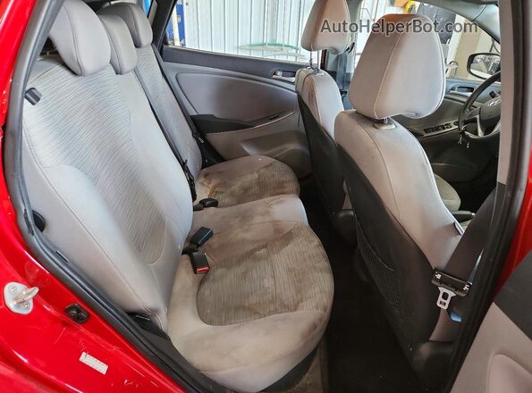KMHCT5AE1GU258568 2016 HYUNDAI ACCENT Red უკანა სავარძლების ხედი