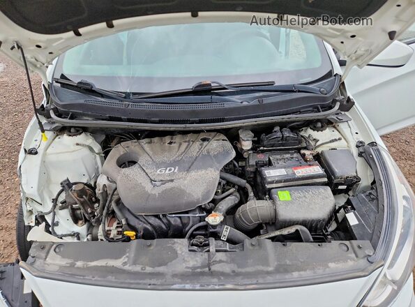 KMHCT5AE1GU292400 2016 HYUNDAI ACCENT White Вид задньої частини салону