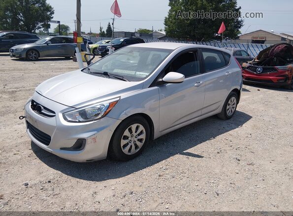 KMHCT5AE1HU319404 2017 HYUNDAI ACCENT Silver Передня ліва чверть
