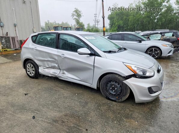 KMHCT5AE1HU348773 2017 HYUNDAI ACCENT Серебряный Передняя правая четверть