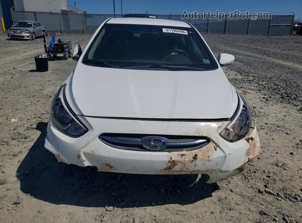 KMHCT5AE1HU353004 2017 HYUNDAI ACCENT Белый Вид спереди