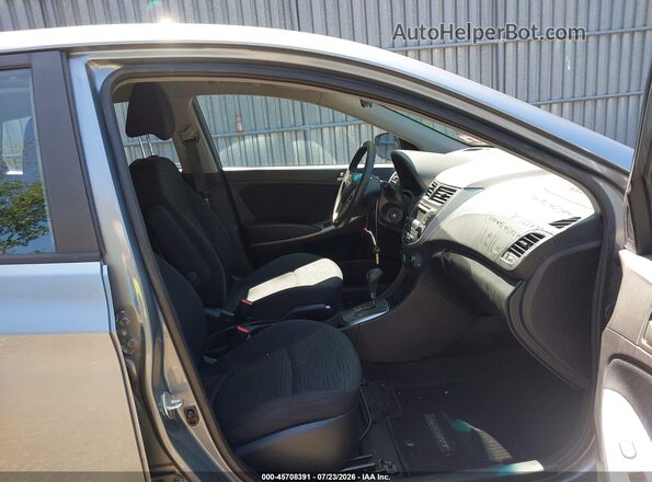 KMHCT5AE2HU355375 2017 HYUNDAI ACCENT Gray წინა სალონის ხედი