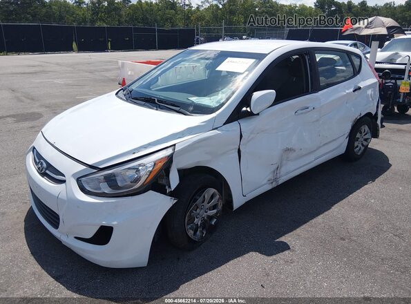 KMHCT5AE5HU336688 2017 HYUNDAI ACCENT White Widok z przodu