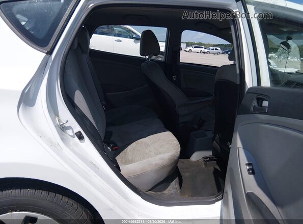 KMHCT5AE5HU336688 2017 HYUNDAI ACCENT White Widok naklejki z numerem VIN