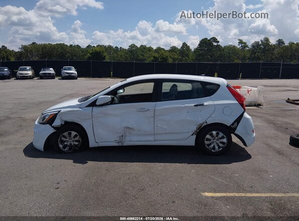 KMHCT5AE5HU336688 2017 HYUNDAI ACCENT White Widok wnętrza 360 stopni