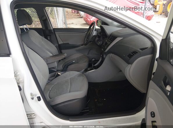 KMHCT5AE6GU239143 2016 HYUNDAI ACCENT White Вид салону спереду