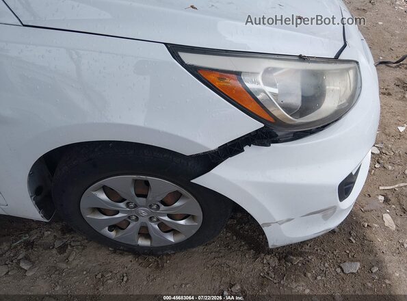 KMHCT5AE6GU239143 2016 HYUNDAI ACCENT White Вид спереду