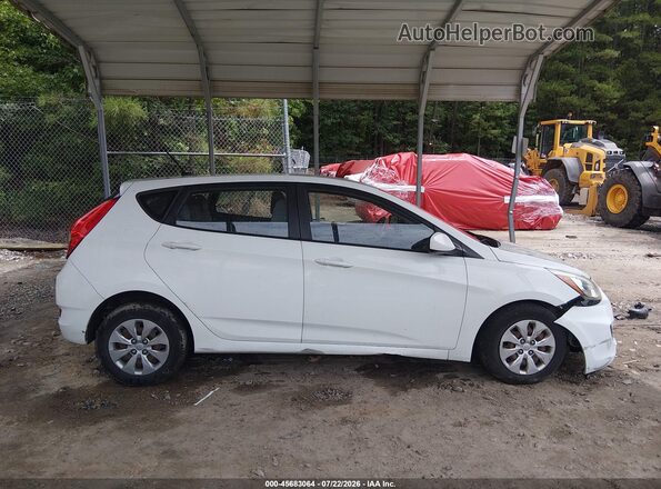 KMHCT5AE6GU239143 2016 HYUNDAI ACCENT White Вид задньої частини салону