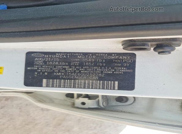 KMHCT5AE6GU252782 2016 HYUNDAI ACCENT White Widok komory silnika