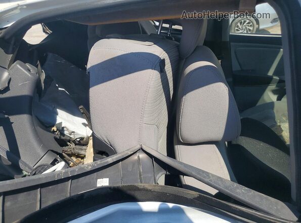 KMHCT5AE6GU252782 2016 HYUNDAI ACCENT White Widok tylnych siedzeń