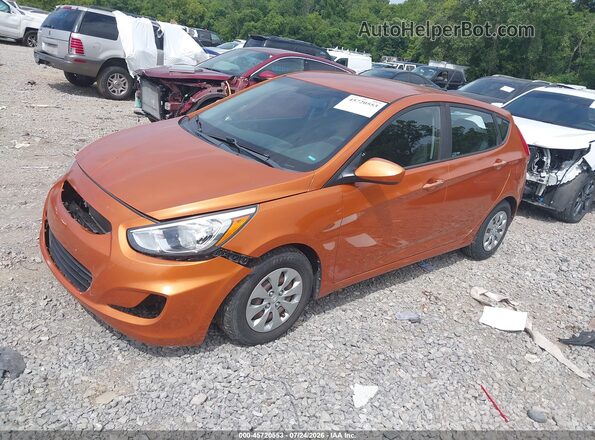 KMHCT5AE6HU326509 2017 HYUNDAI ACCENT Оранжевый Передняя левая четверть