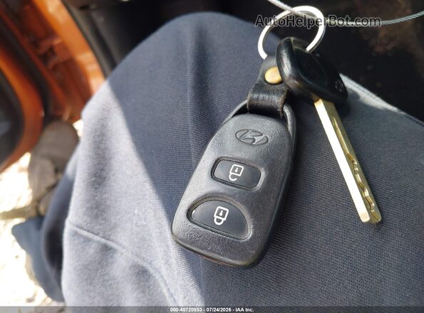 KMHCT5AE6HU326509 2017 HYUNDAI ACCENT Оранжевый Вид панели приборов