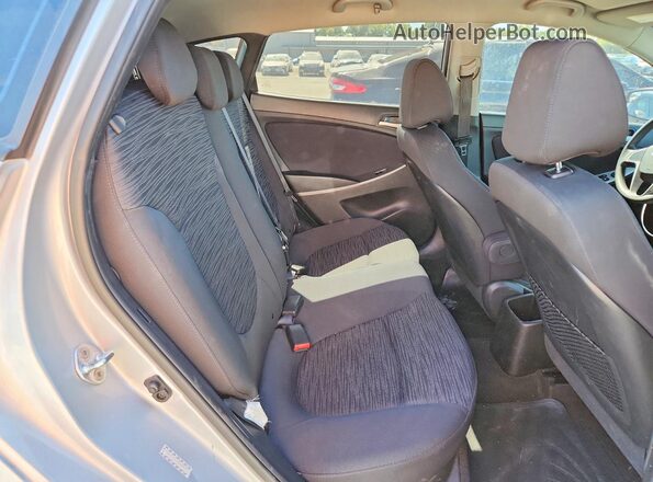 KMHCT5AE7GU263211 2016 HYUNDAI ACCENT Silver Вид задніх сидінь