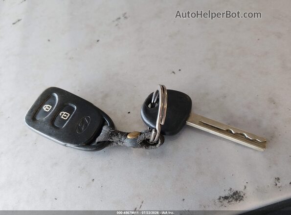 KMHCT5AE7GU279747 2016 HYUNDAI ACCENT Silver Вид панелі приладів
