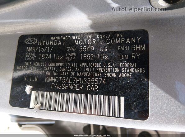 KMHCT5AE7HU335574 2017 HYUNDAI ACCENT Silver Vista del compartimento del motor