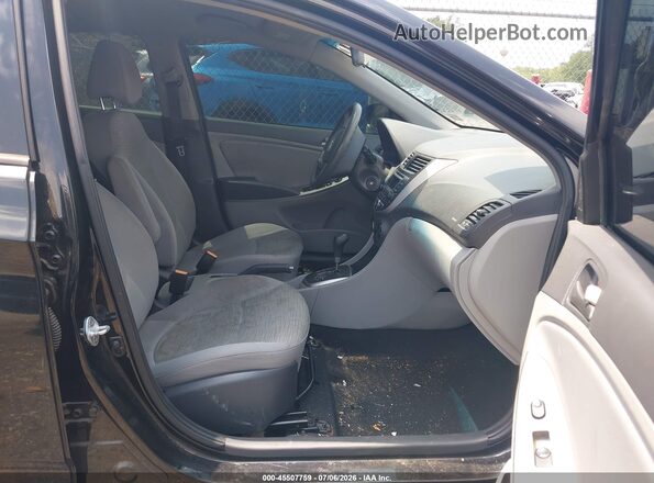 KMHCT5AE7HU336840 2017 HYUNDAI ACCENT Black Вид салону спереду