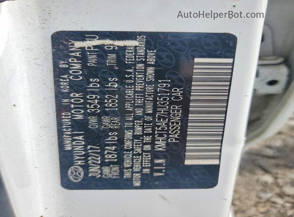 KMHCT5AE7HU351791 2017 HYUNDAI ACCENT White Вид підкапотного простору