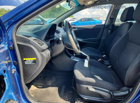 KMHCT5AE9HU327640 2017 HYUNDAI ACCENT Blue Vista interior delantera