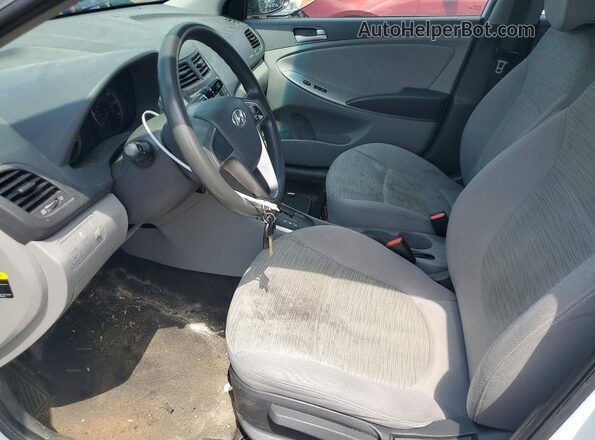 KMHCT5AEXHU336427 2017 HYUNDAI ACCENT White Front interior view