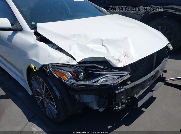 KMHD04LB1HU360125 2017 HYUNDAI ELANTRA Белый Вид спереди