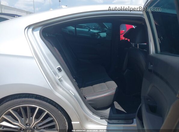 KMHD04LB1JU518632 2018 HYUNDAI ELANTRA Silver Widok naklejki z numerem VIN