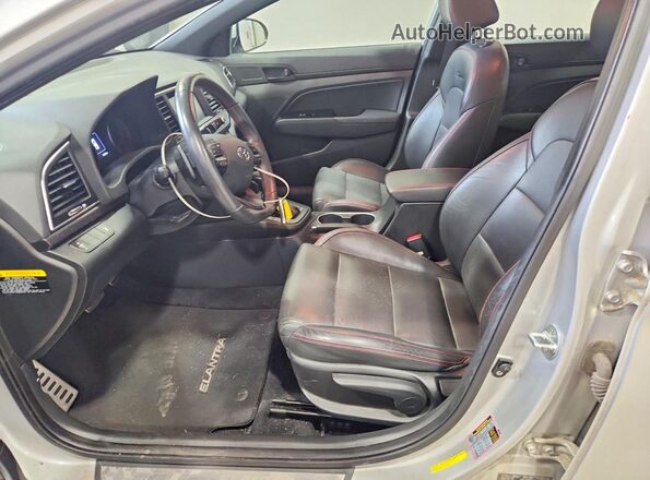 KMHD04LB5HU322817 2017 HYUNDAI ELANTRA Серебряный Вид салона спереди