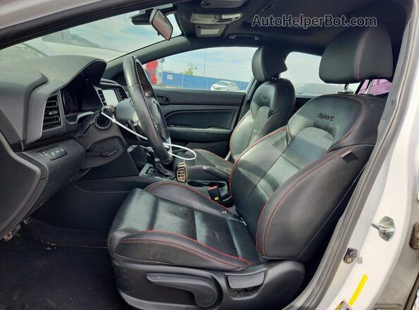 KMHD04LB6KU829006 2019 HYUNDAI ELANTRA Белый Вид салона спереди
