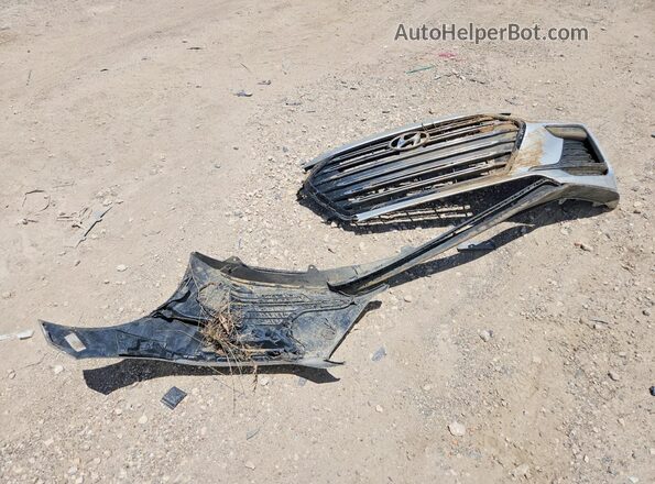 KMHD04LB7JU522927 2018 HYUNDAI ELANTRA Silver Engine compartment view