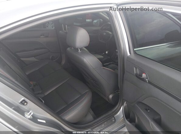 KMHD04LB8JU685263 2018 HYUNDAI ELANTRA Silver Vista de la etiqueta del VIN