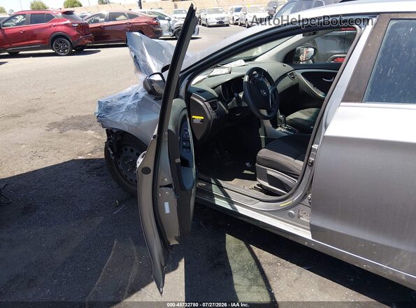 KMHD35LH0HU381212 2017 HYUNDAI ELANTRA GT Gray Front interior view