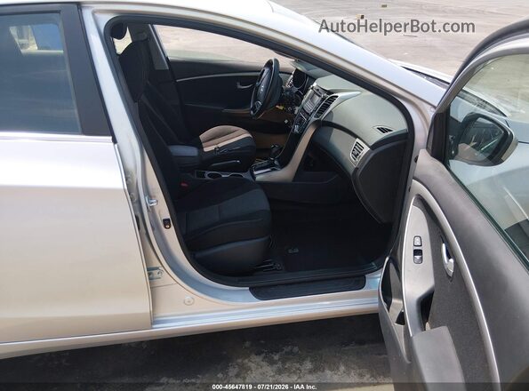 KMHD35LH1GU314441 2016 HYUNDAI ELANTRA GT Серебряный Вид салона спереди