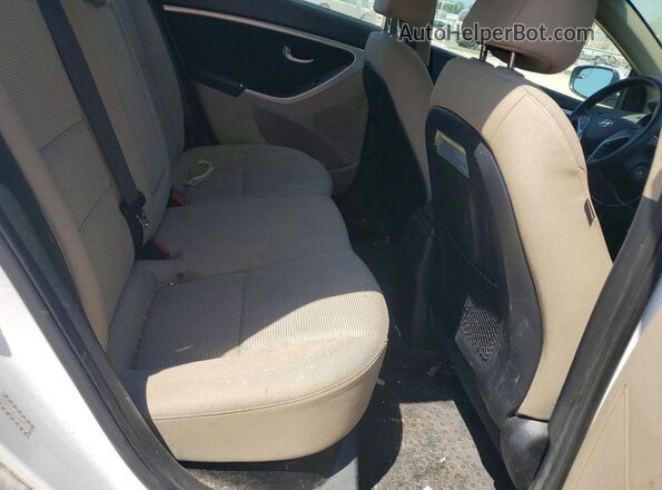 KMHD35LH4GU263923 2016 HYUNDAI ELANTRA White Widok tylnych siedzeń