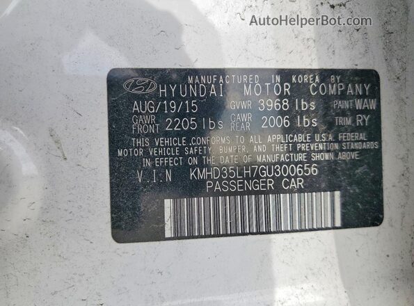 KMHD35LH7GU300656 2016 HYUNDAI ELANTRA White Vista del compartimento del motor