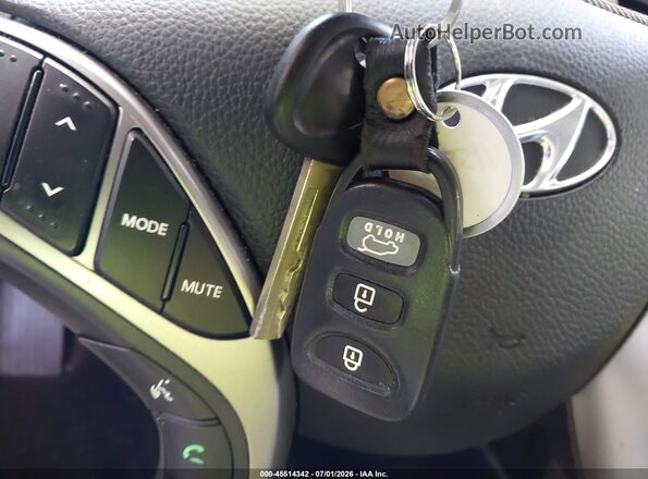 KMHD35LH9GU326675 2016 HYUNDAI ELANTRA GT Silver Widok deski rozdzielczej