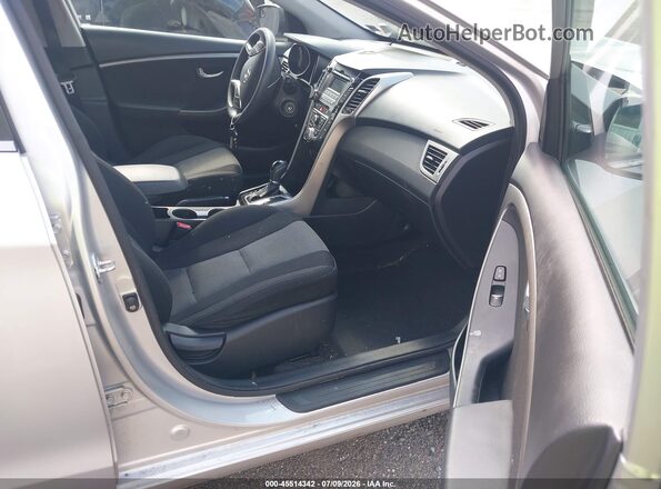 KMHD35LH9GU326675 2016 HYUNDAI ELANTRA GT Silver Widok wnętrza z przodu